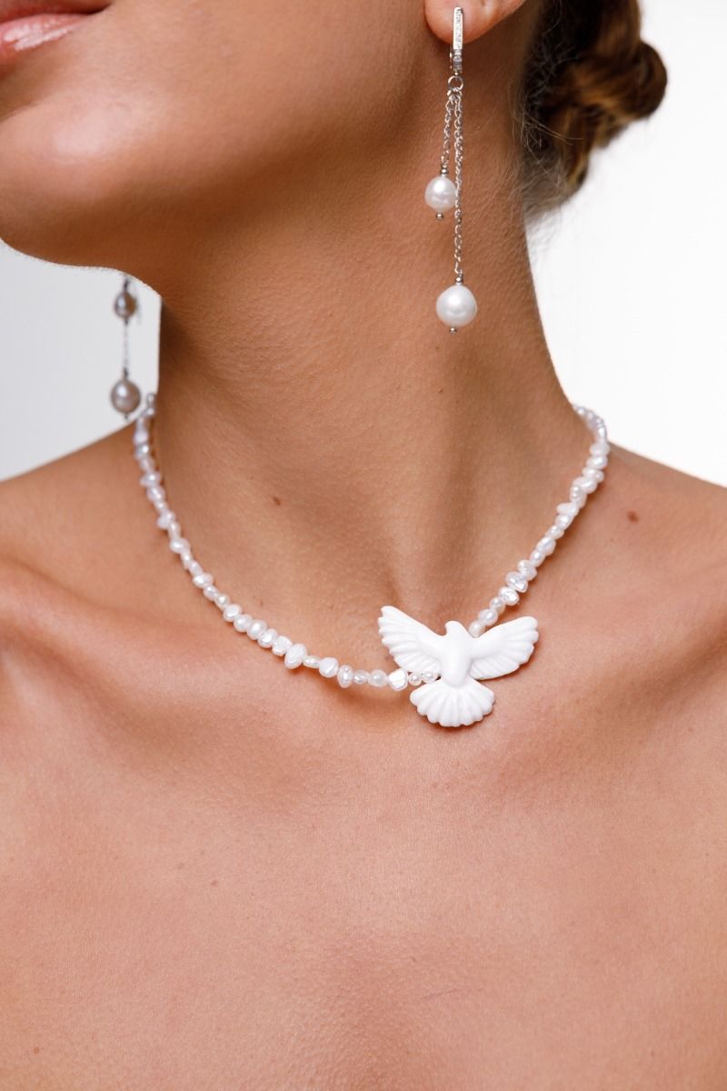 Pearl Choker with Bird (Medium)