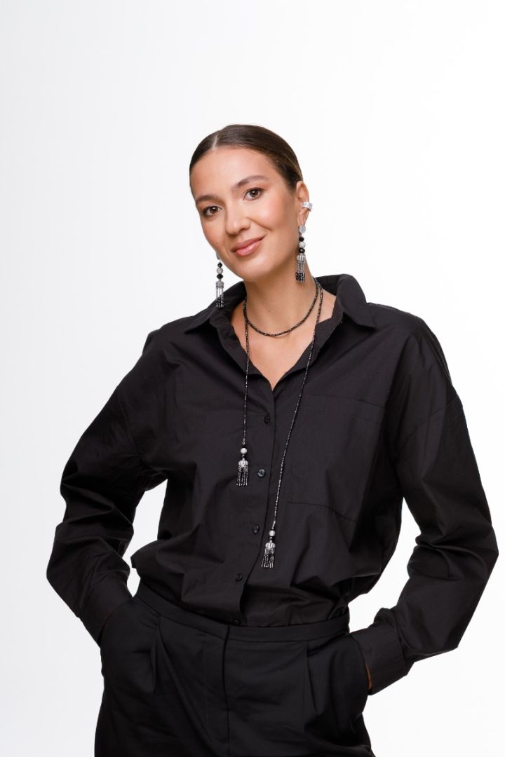 Collar-lariat, espinela negra con racimos