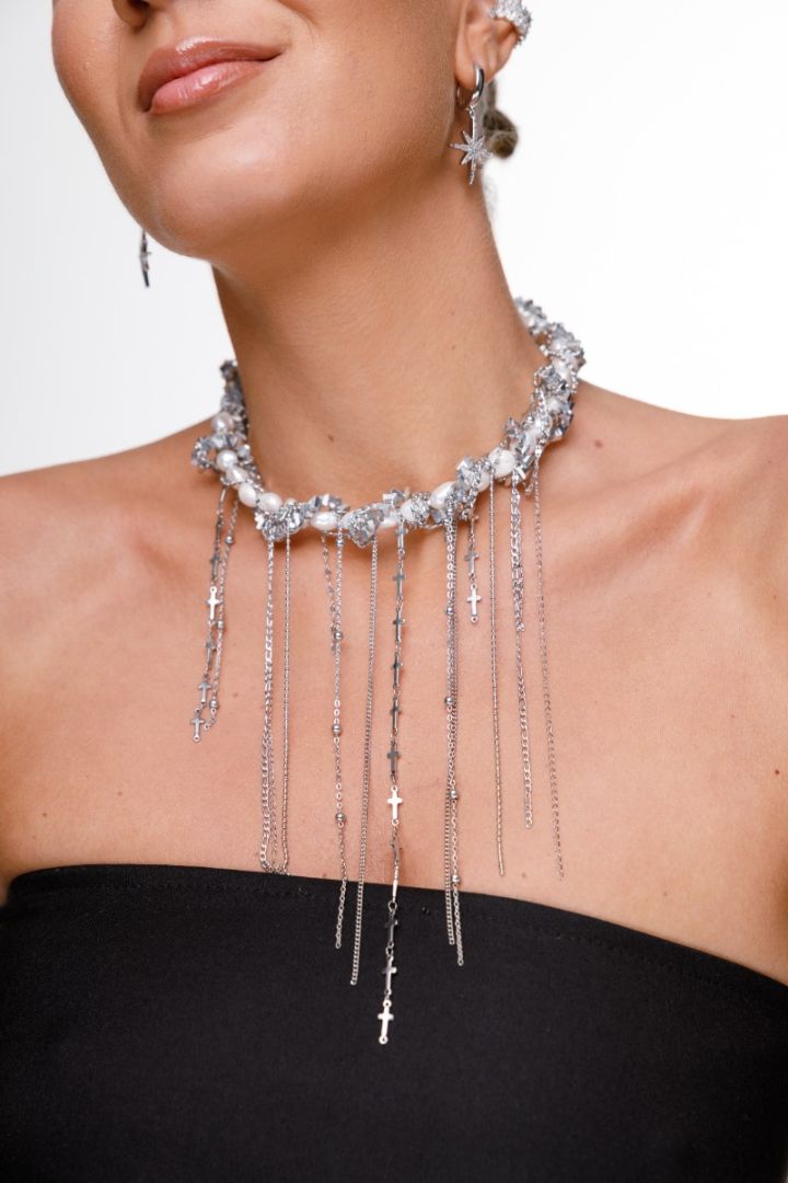 Gargantilla, perlas con cadenas