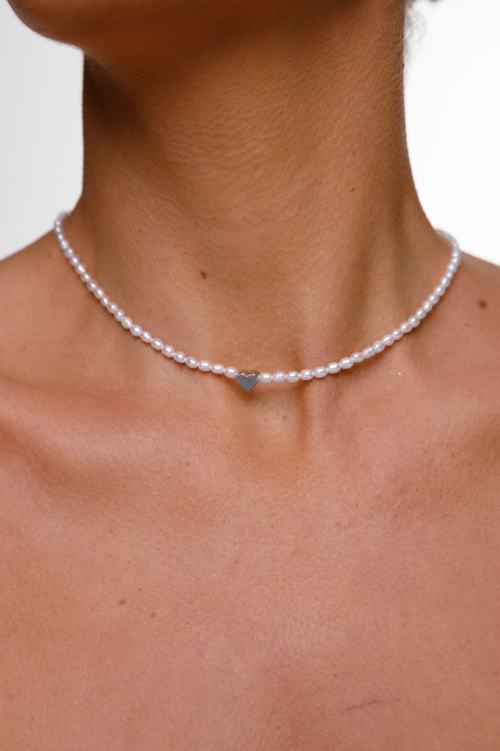 Чокер з мікроперлин з серцем, посріблення