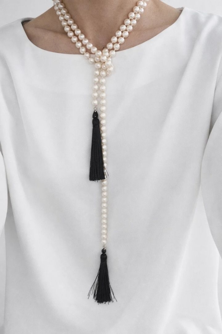 Лариат з натурального жемчугу 8 мм з чорними китицями