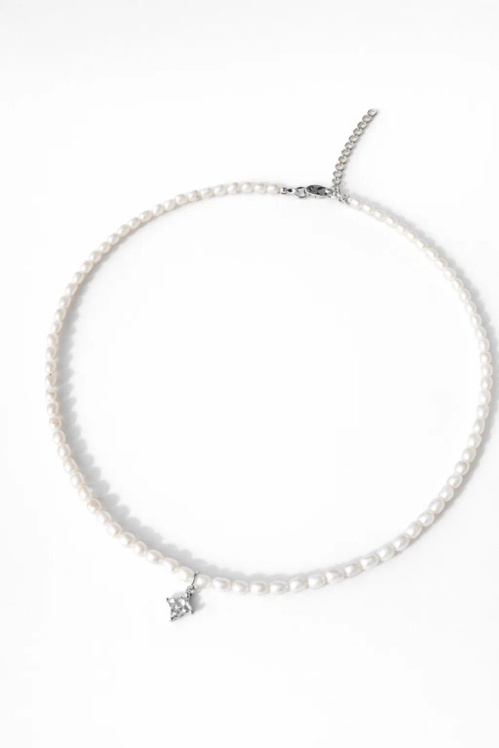 Чокер з мікроперлин з кулоном (клевер), фурнітура — сталь.