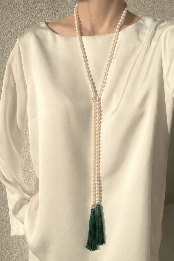 Лариат з натурального жемчугу 8 мм з зеленими китицями